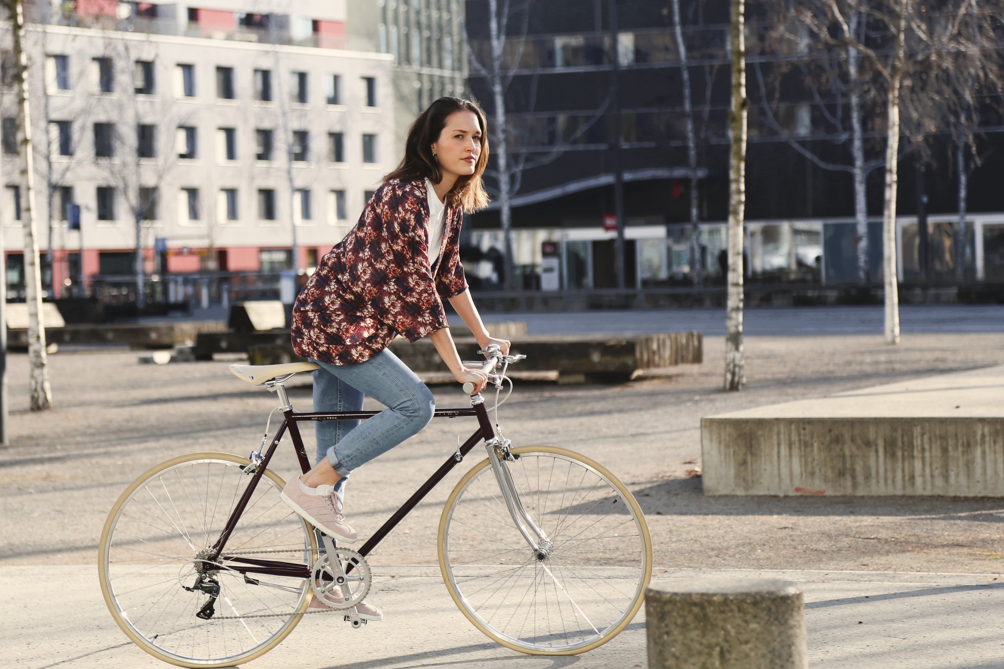 Urban Commuter Bike – YIWU Bordeaux 8-Speed City Ride