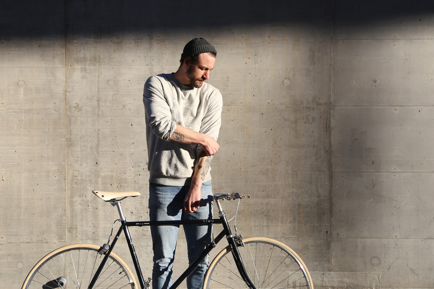 Lightweight City Bike – YIWU Night Blue, 8-Speed Ride